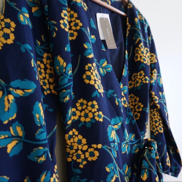 NWT J. Crew Golden Floral Wrap Dress - Picture 5 of 8